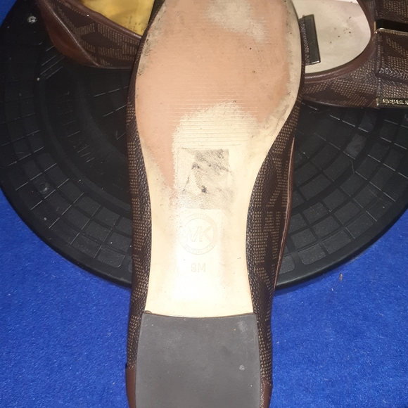 Michael Kors BalletSlip-On Flats With Signature Gold Tone Bow, Sz. 9M-US - Picture 9 of 9